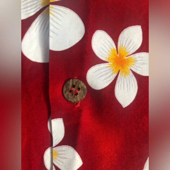 Kids Hawaiian Shirt. Short Sleeve. Red, Yellow and White Flower Pattern. Size 4. - Picture 4 of 5